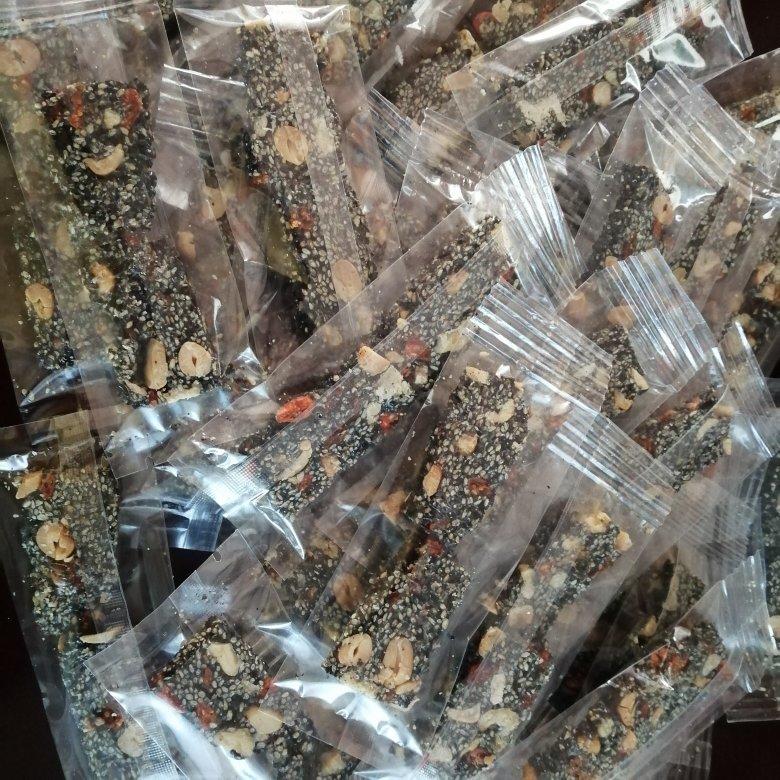 枸杞核桃花生黑芝麻片