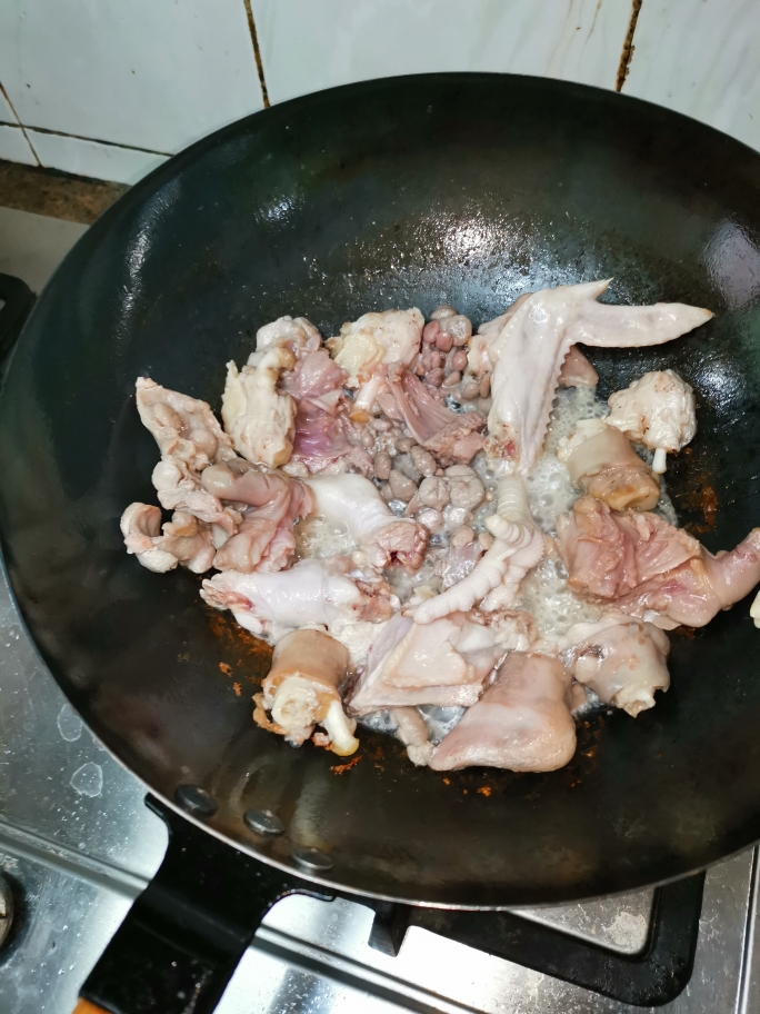 羊胎盘煲鸡的做法 步骤2