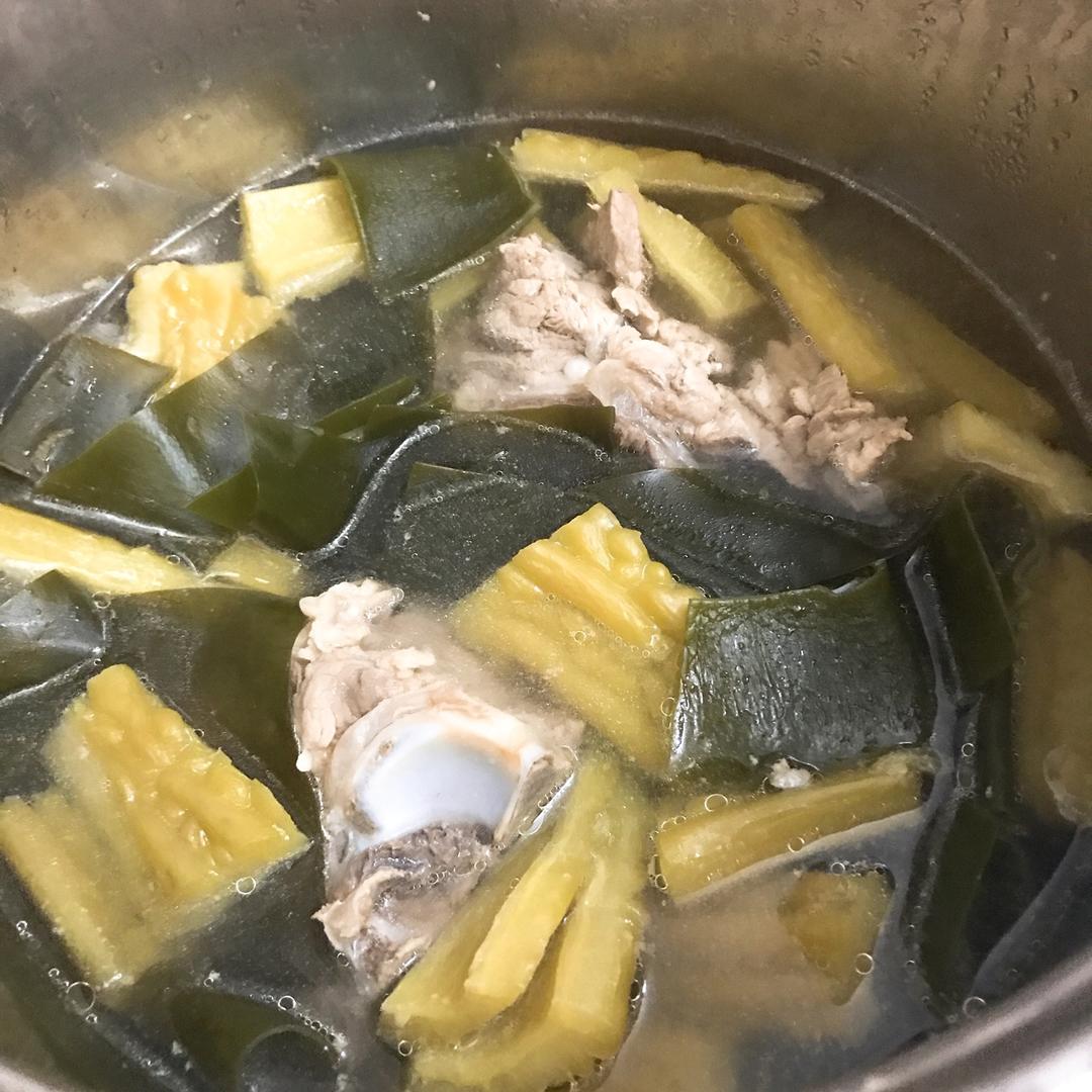 minling做的凉瓜海带排骨汤