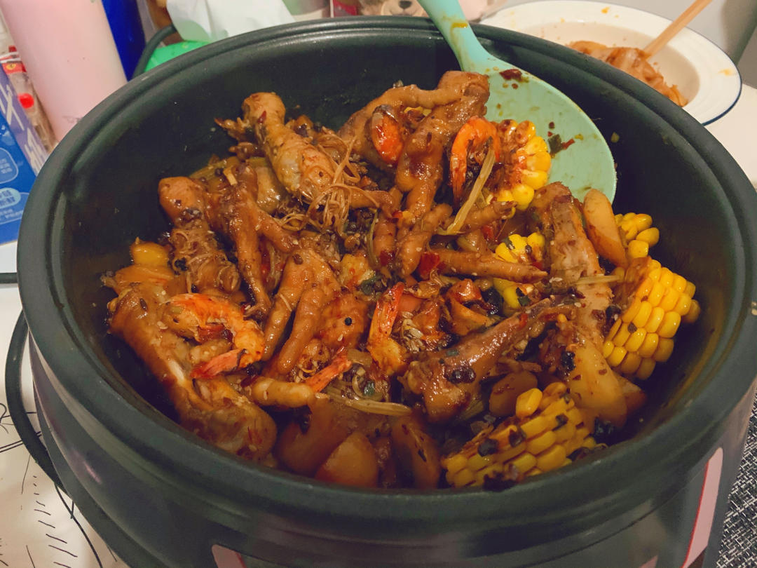 胖哥俩鸡爪鸡翅虾煲