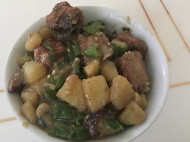土豆炖排骨