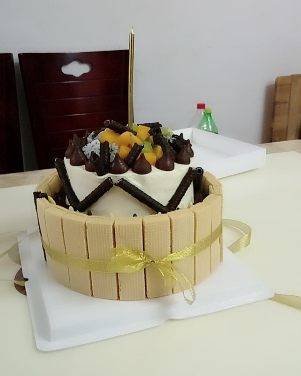 生日蛋糕教程【威化饼干围边】
