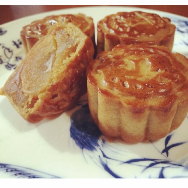 广式月饼——蛋黄莲蓉月饼