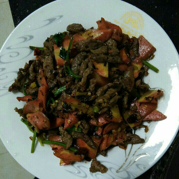 胡萝卜炒牛肉