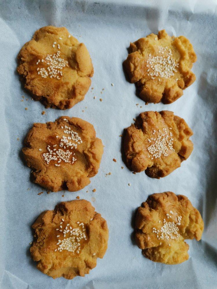 轻轻一按就碎掉的原味桃酥（不输猪油版）