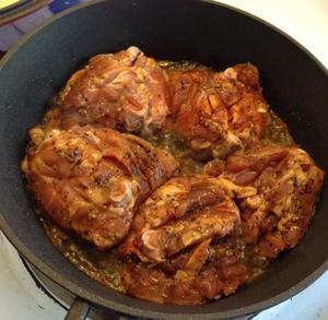 香煎焗鸡大腿的做法 步骤6