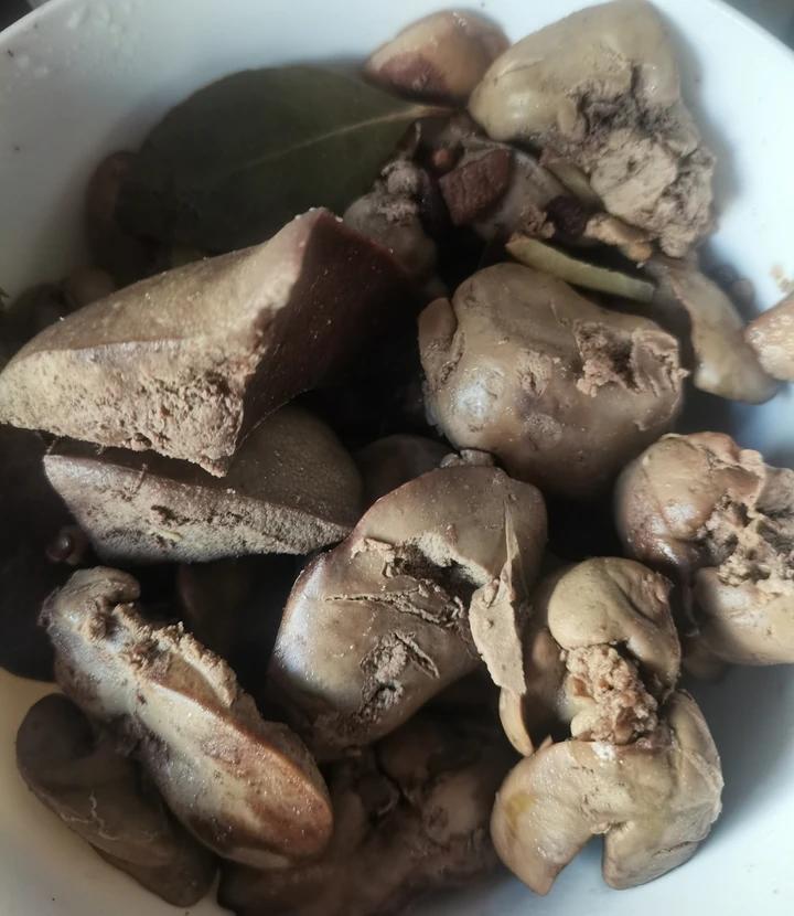 卤猪心、猪肝（卤心肝）