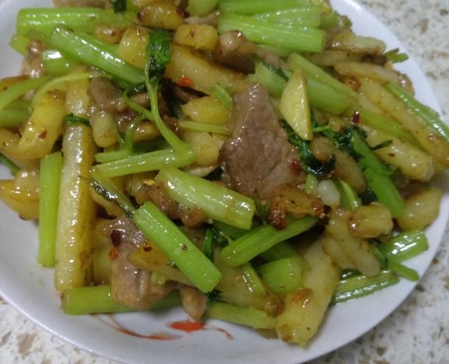 芹菜土豆炒肉