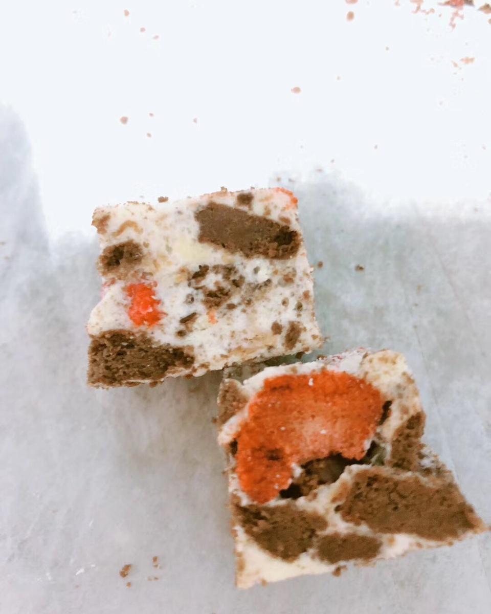 奥利奥草莓雪花酥