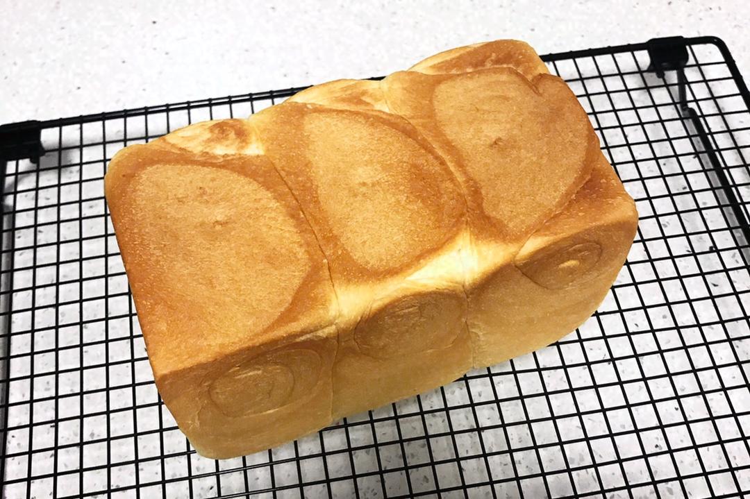 吐司，奶香手撕面包，超级香浓