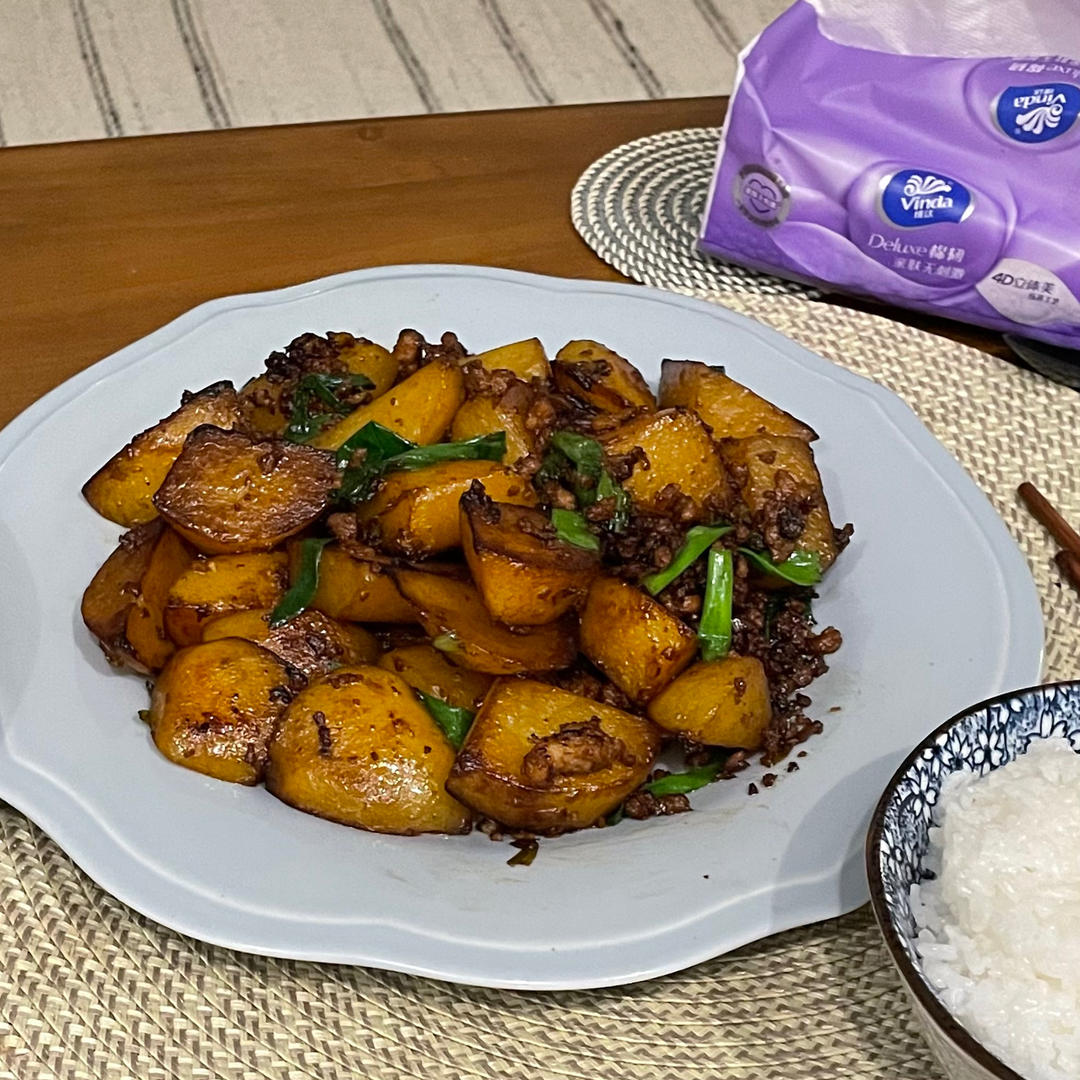 葱烧肉末土豆