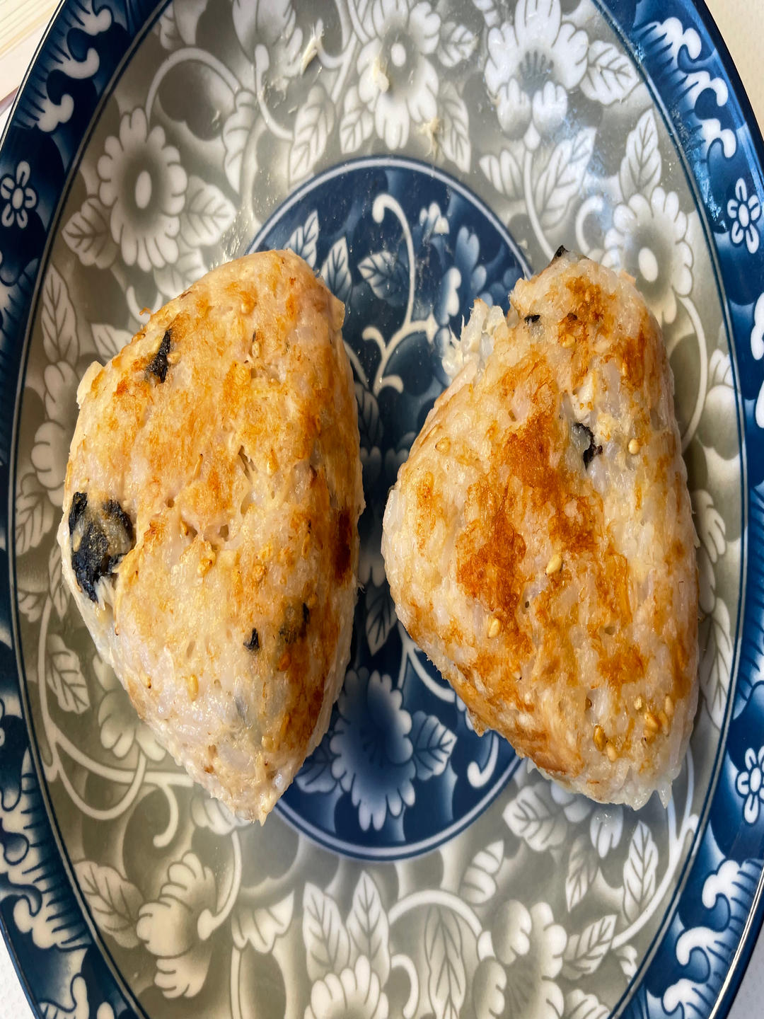 剩饭这样做太好吃了！                  三角寿司饭团👍