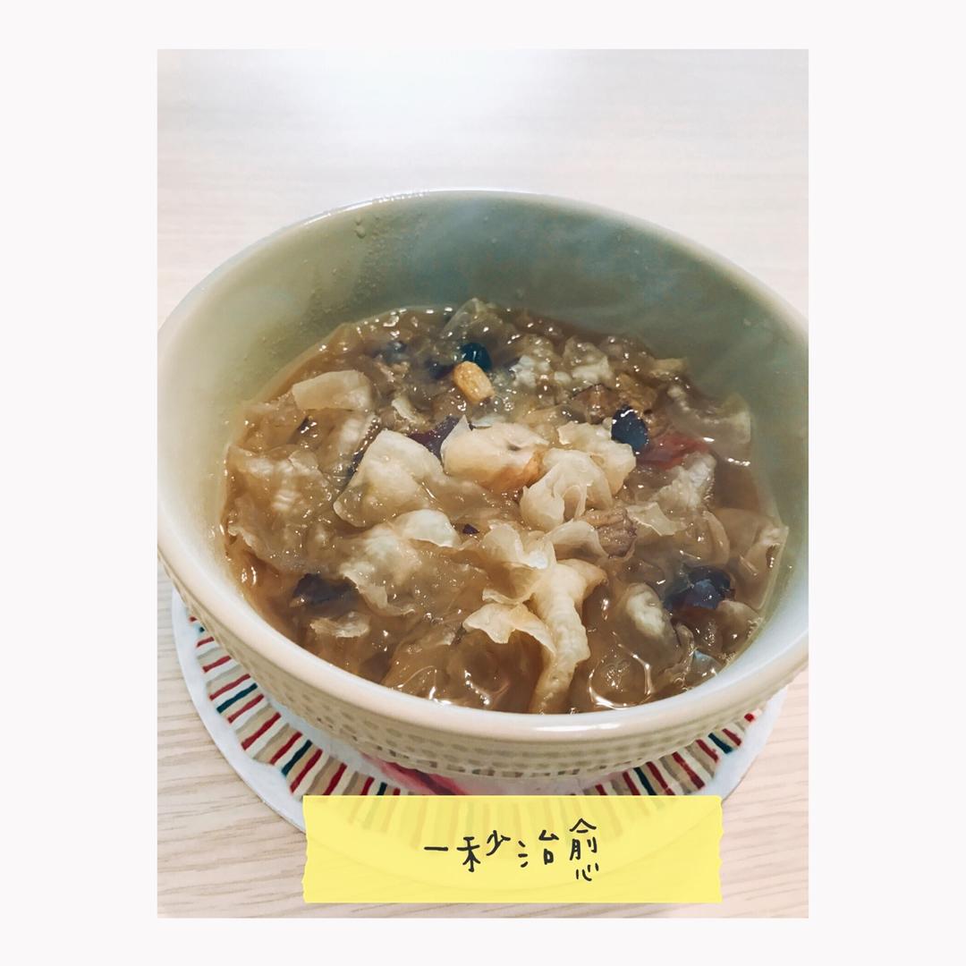 冰糖雪梨银耳汤