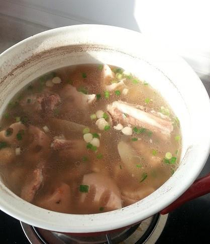 海底椰莲藕排骨汤的做法
