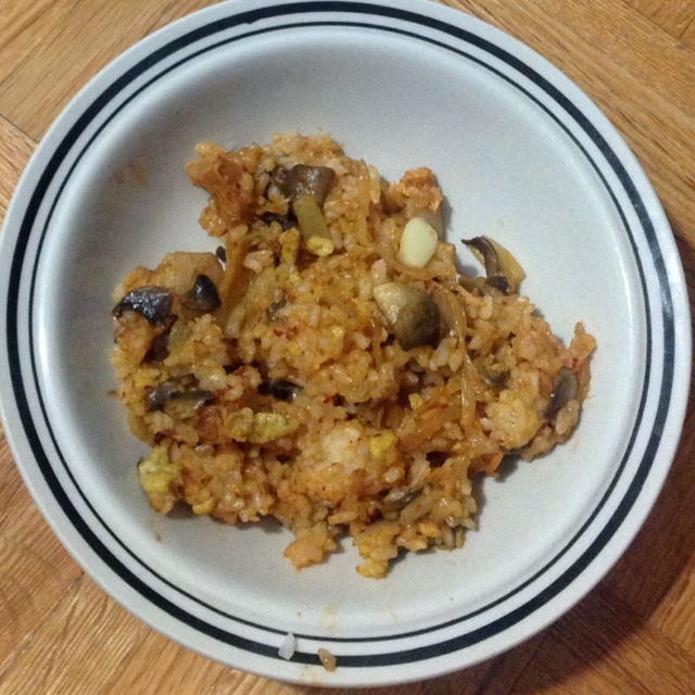 蘑菇泡菜炒饭