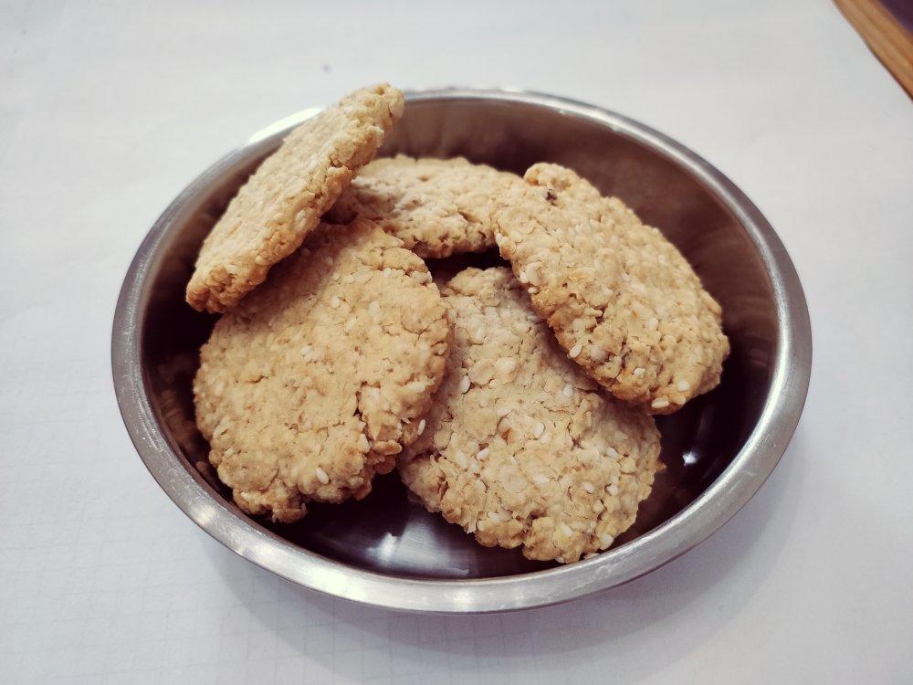 素食:有机燕麦芝麻大饼干