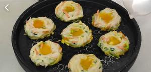 3个土豆3个鸡蛋，教你创意早餐土豆饼的做法 步骤4