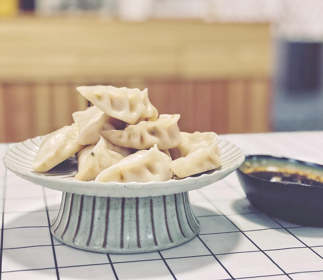 韭菜猪肉饺子(最简单最好吃又最多汁的饺子)