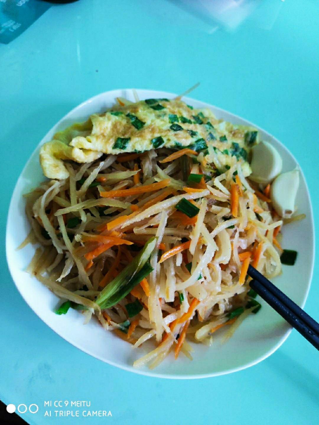 土豆丝鸡蛋炒饼