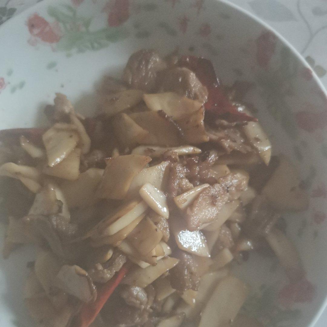 杏鲍菇炒肉片