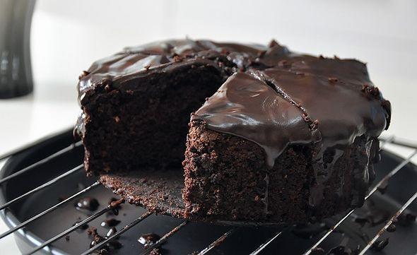 黑巧克力淋酱的黑巧克力蛋糕的做法