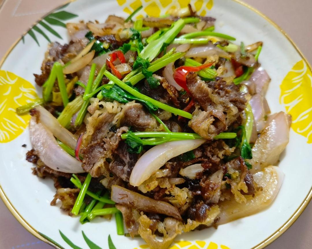 爆炒肥牛