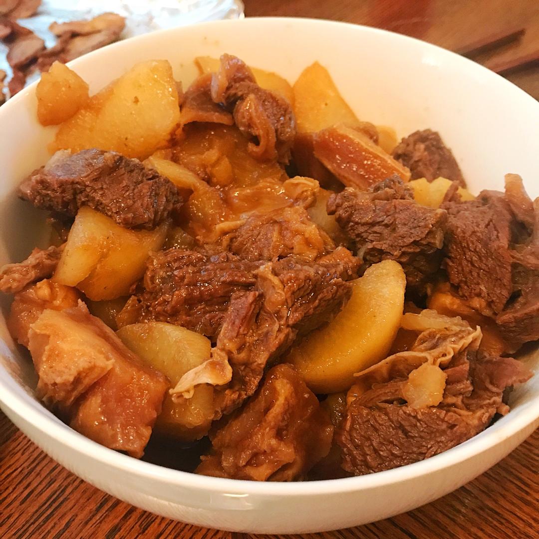 萝卜炖牛腩