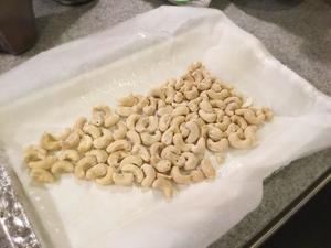 怪味腰果豆 Spicy Sweet Fragrant Cashew Nuts的做法 步骤1