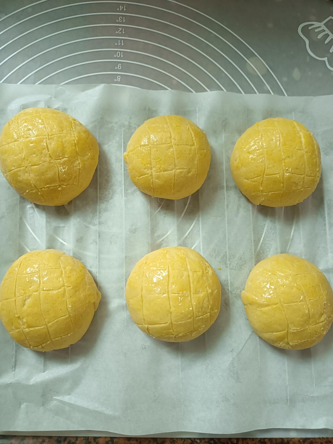 好吃到炸裂的港式菠萝包（附带制作酥皮的小视频）