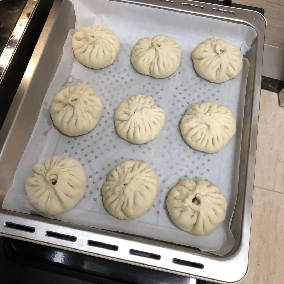 松软多汁的肉包子