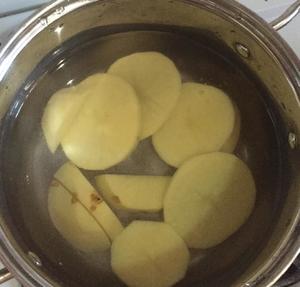 怪味土豆的做法 步骤1