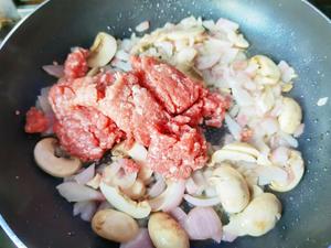 🍅番茄芝士牛肉卷‼️复刻星爸爸同款🌮巨简单的做法 步骤5