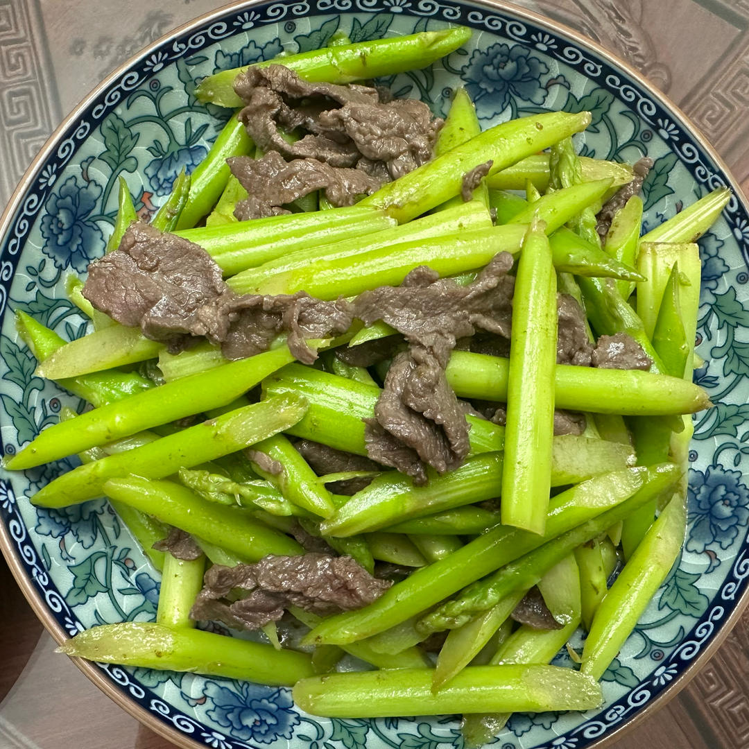 芦笋炒牛肉