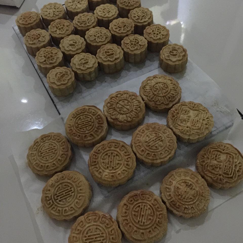 广式月饼—蛋黄莲蓉月饼