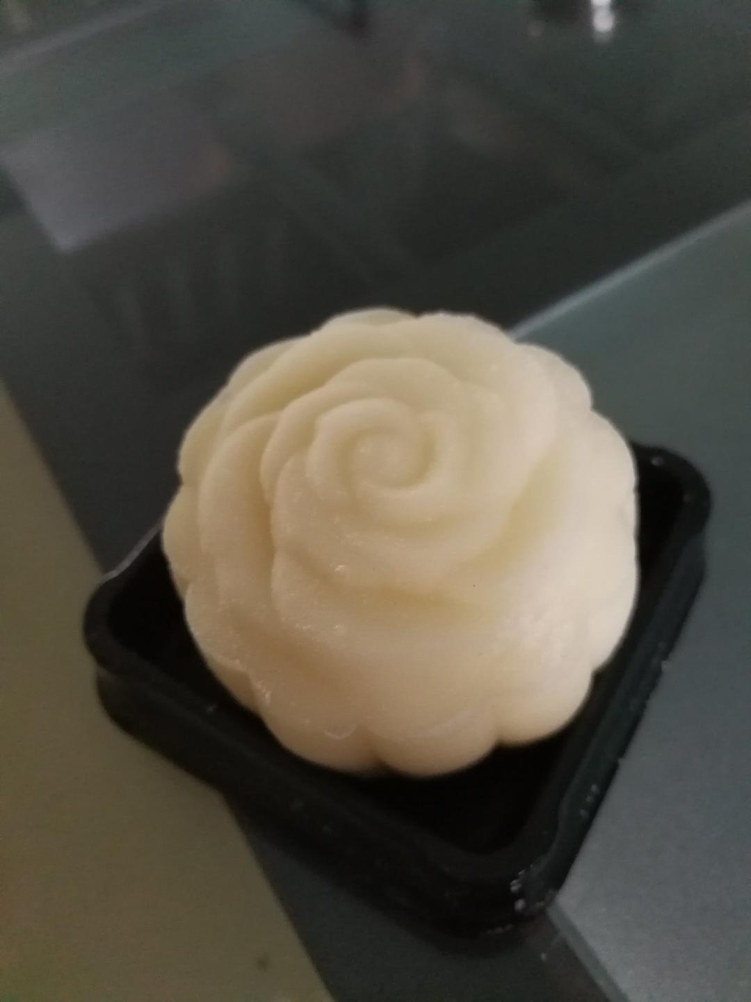 香浓榴莲冰皮月饼