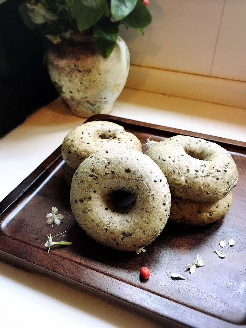 黑芝麻全麦贝果