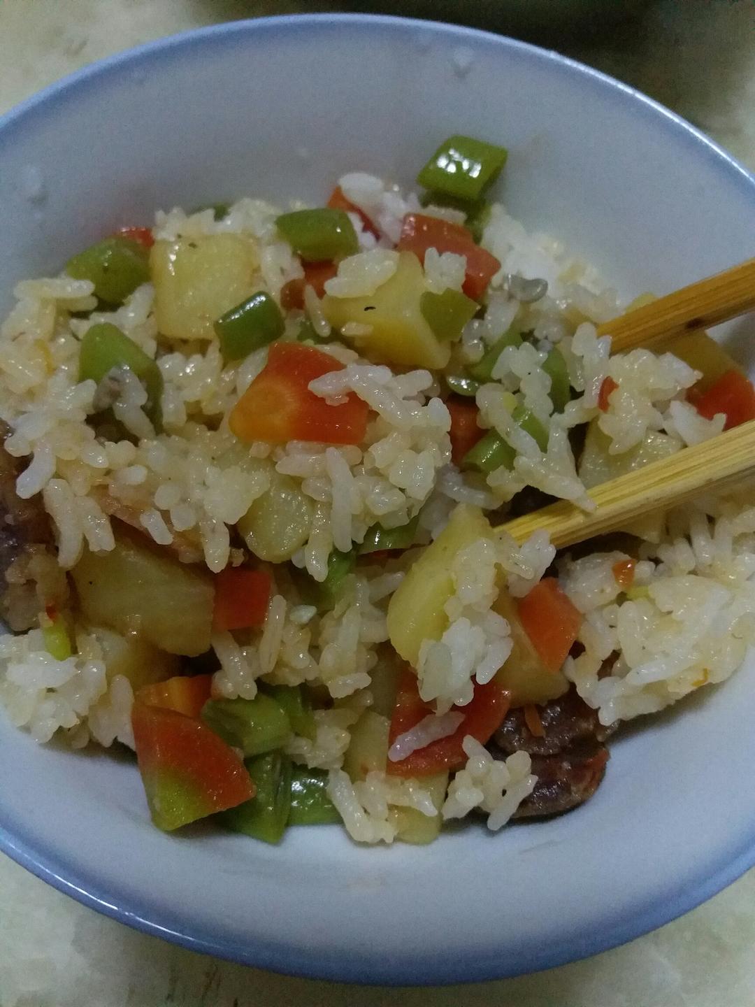 土豆焖饭（电饭锅版）
