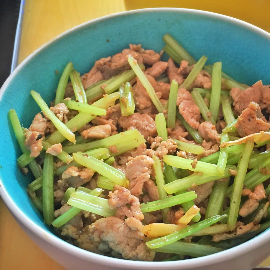 芹菜炒肉