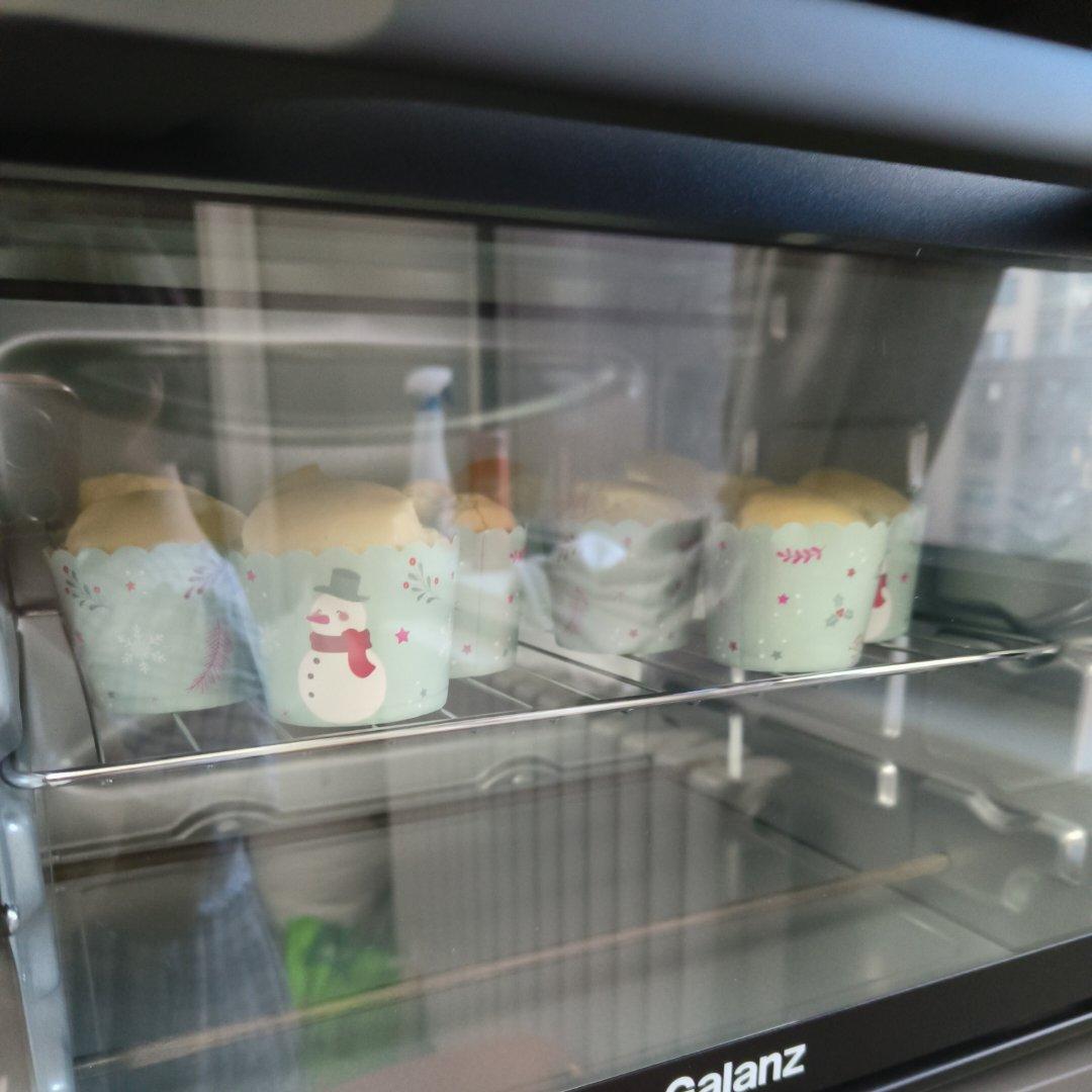 简单纸杯小蛋糕