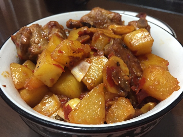 川味土豆烧排骨