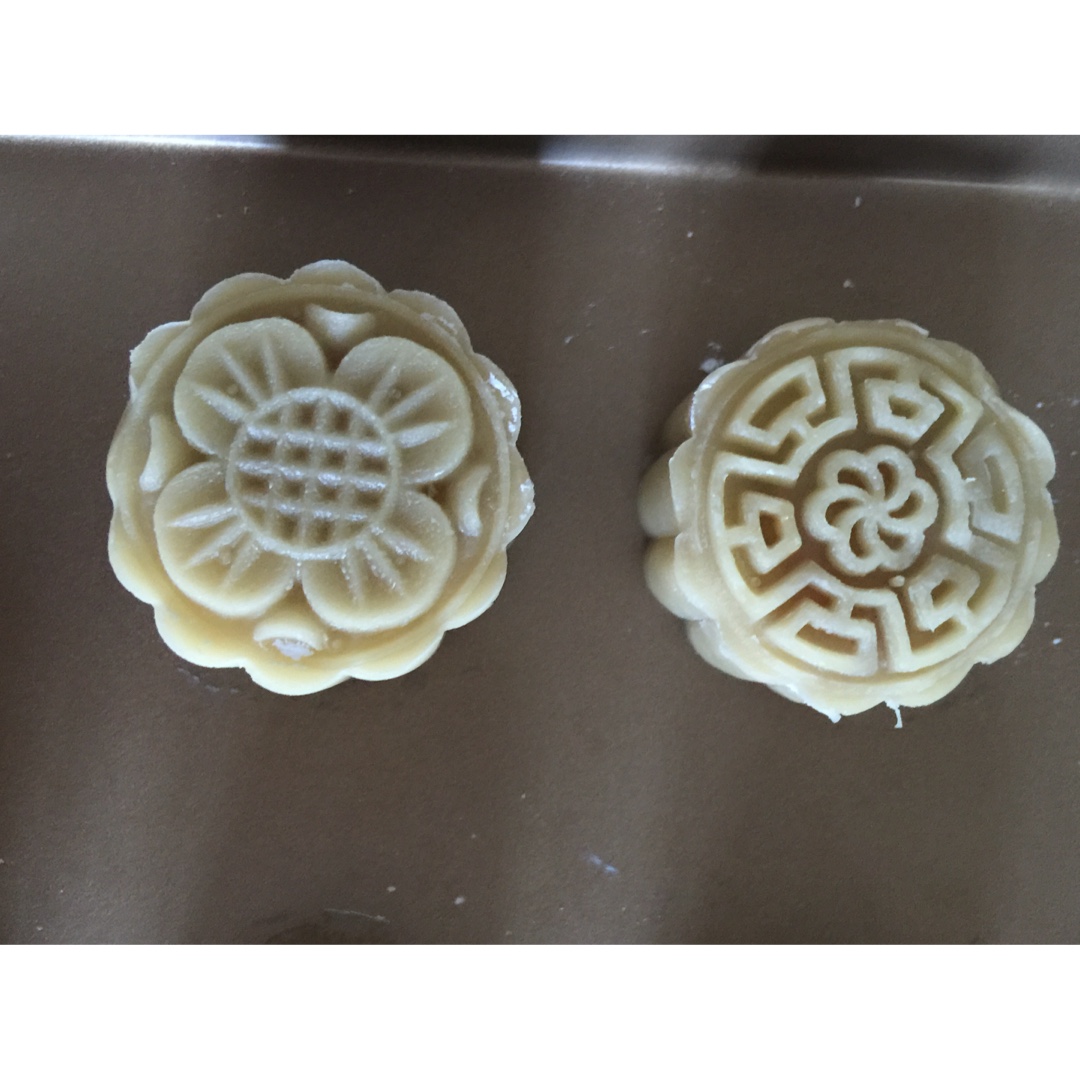 广式月饼—蛋黄莲蓉月饼