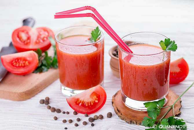 据说能10天瘦10几斤的番茄饮料—18种番茄汁做法，破壁机榨汁机，圣女果的做法 步骤3
