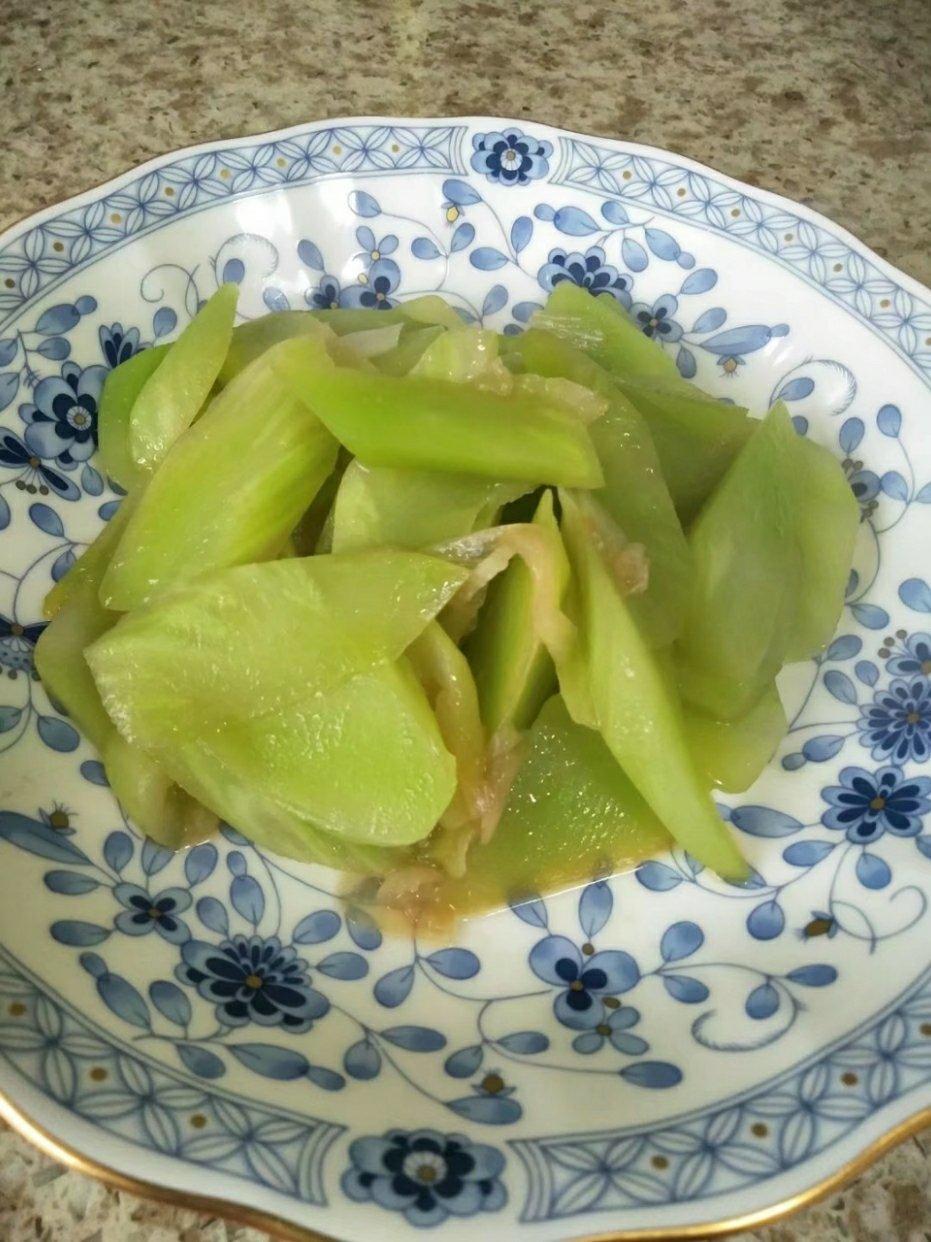 清炒莴笋