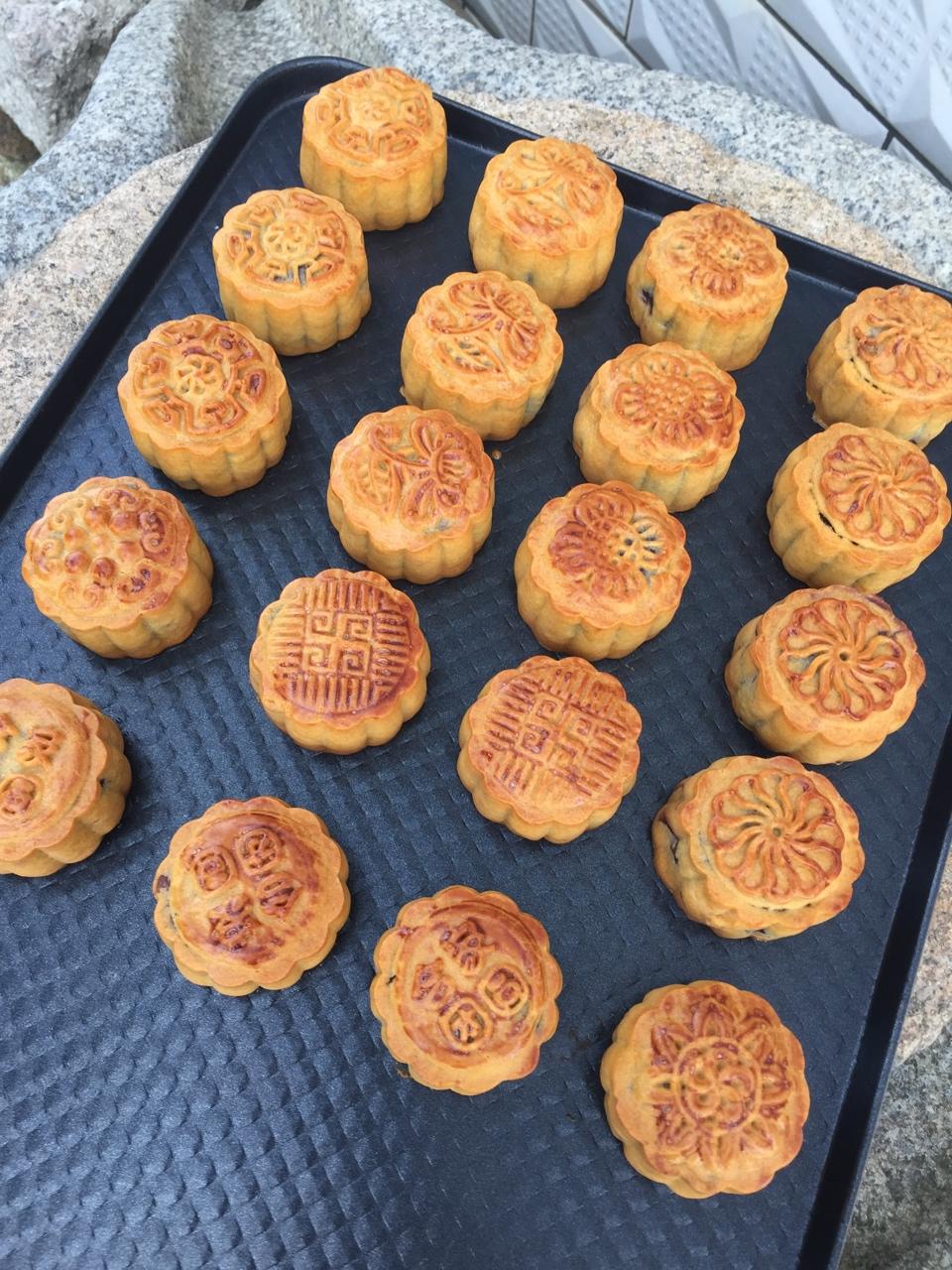 广式月饼——蛋黄莲蓉月饼