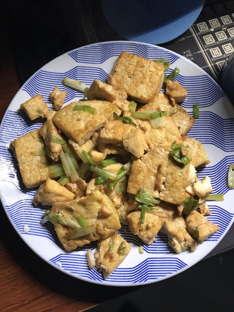 山羊骑士君做的小葱炒豆腐