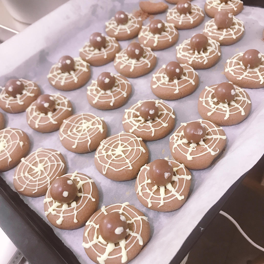 万圣节烘焙 呆萌蜘蛛曲奇 酥到极点