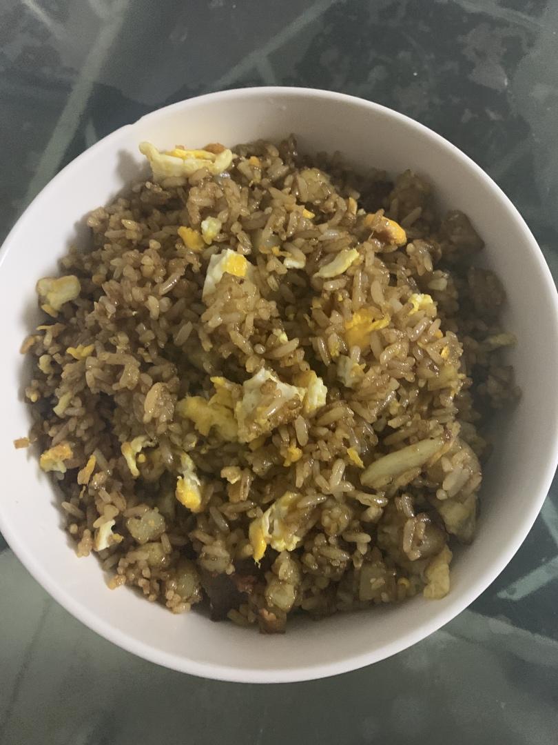 香到喊妈的销魂土豆香肠炒饭～