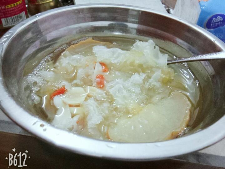 百合莲子雪梨炖