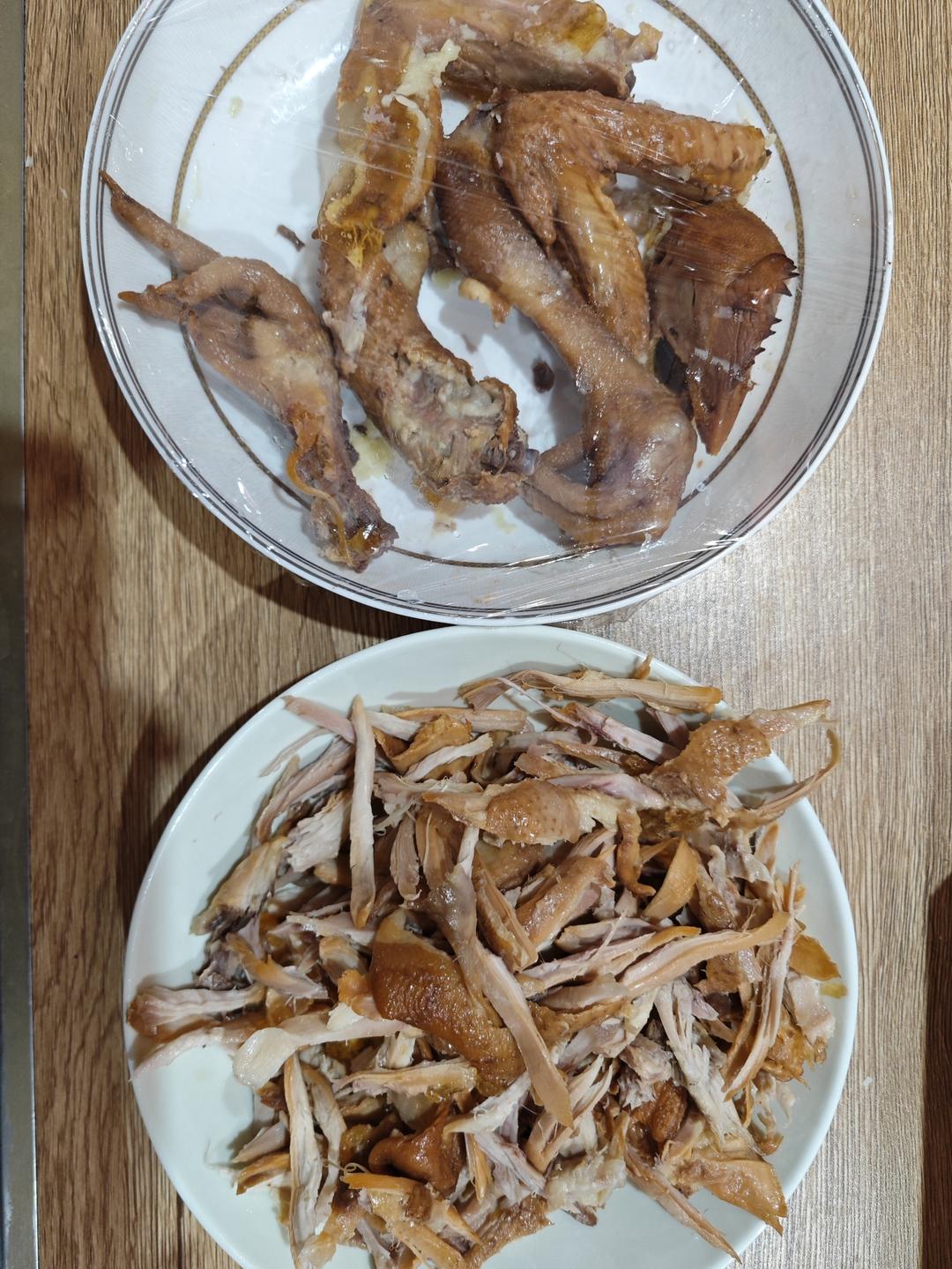 剩烤鸡熏鸡回锅成麻辣鸡丝的做法 步骤1