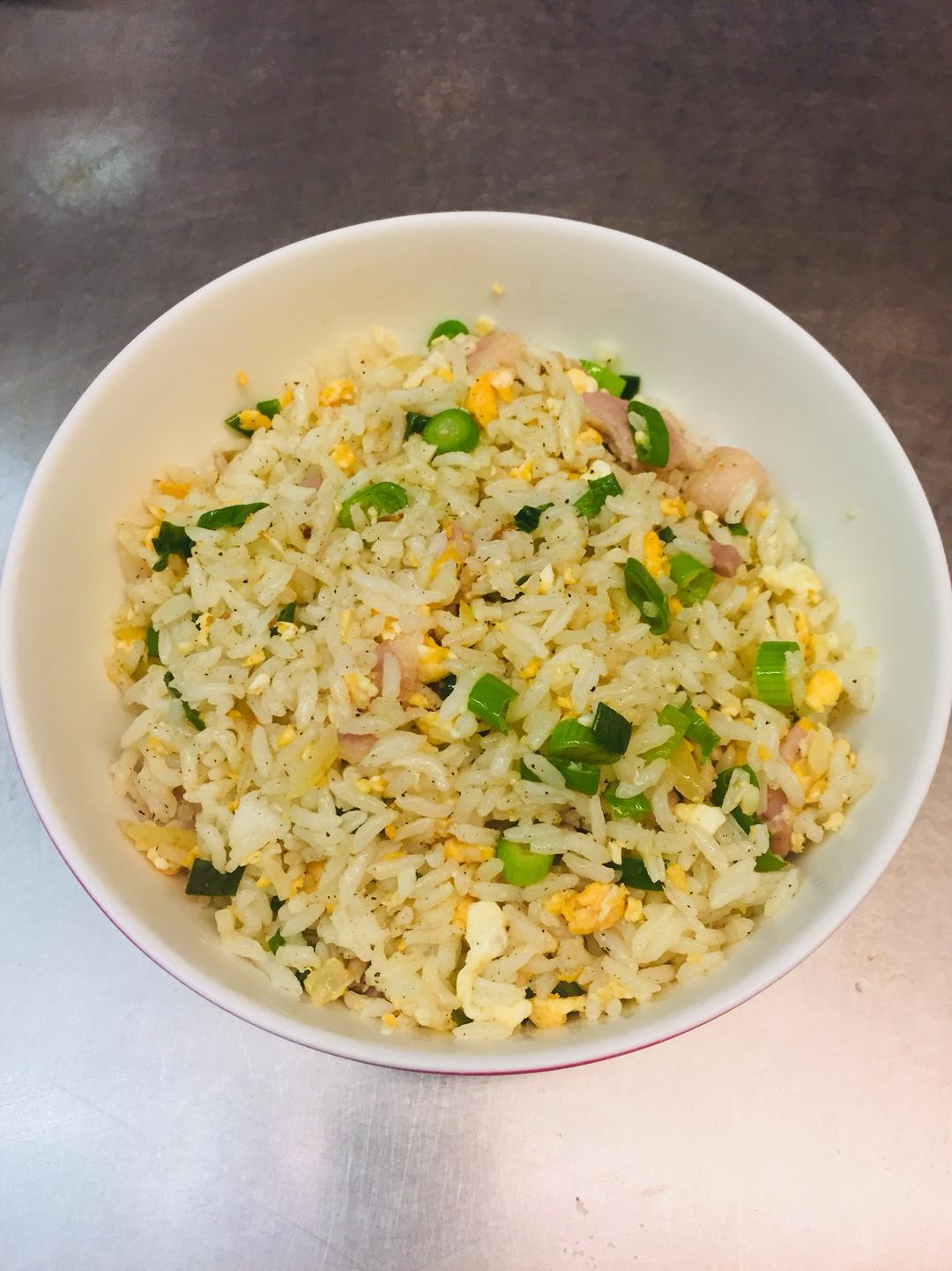 培根蛋炒饭的做法